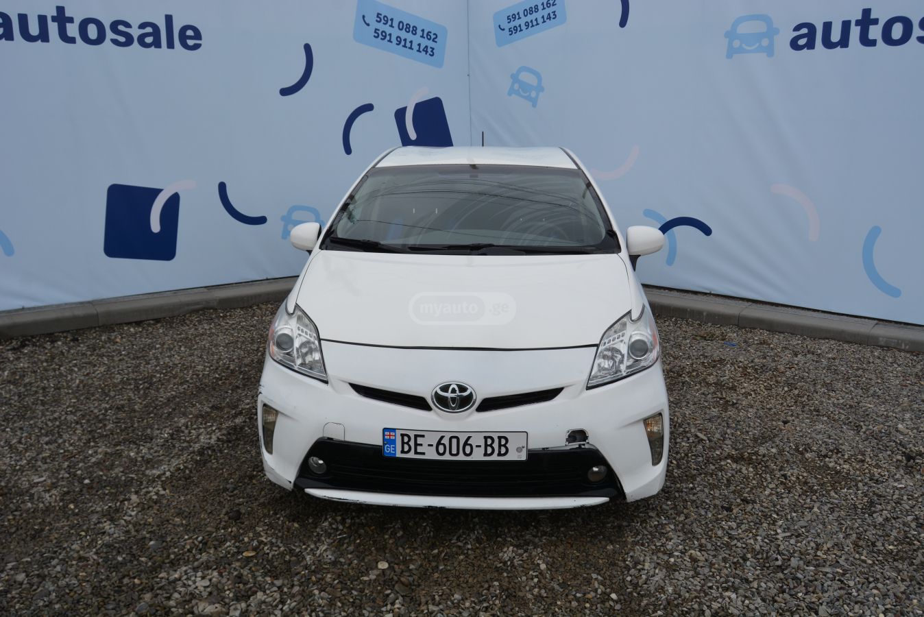 Toyota Prius 2015 — photo 2