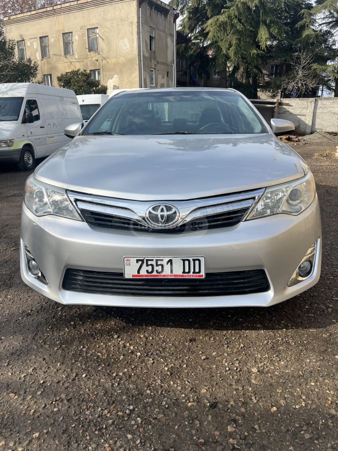 Toyota Camry 2014 — photo 2