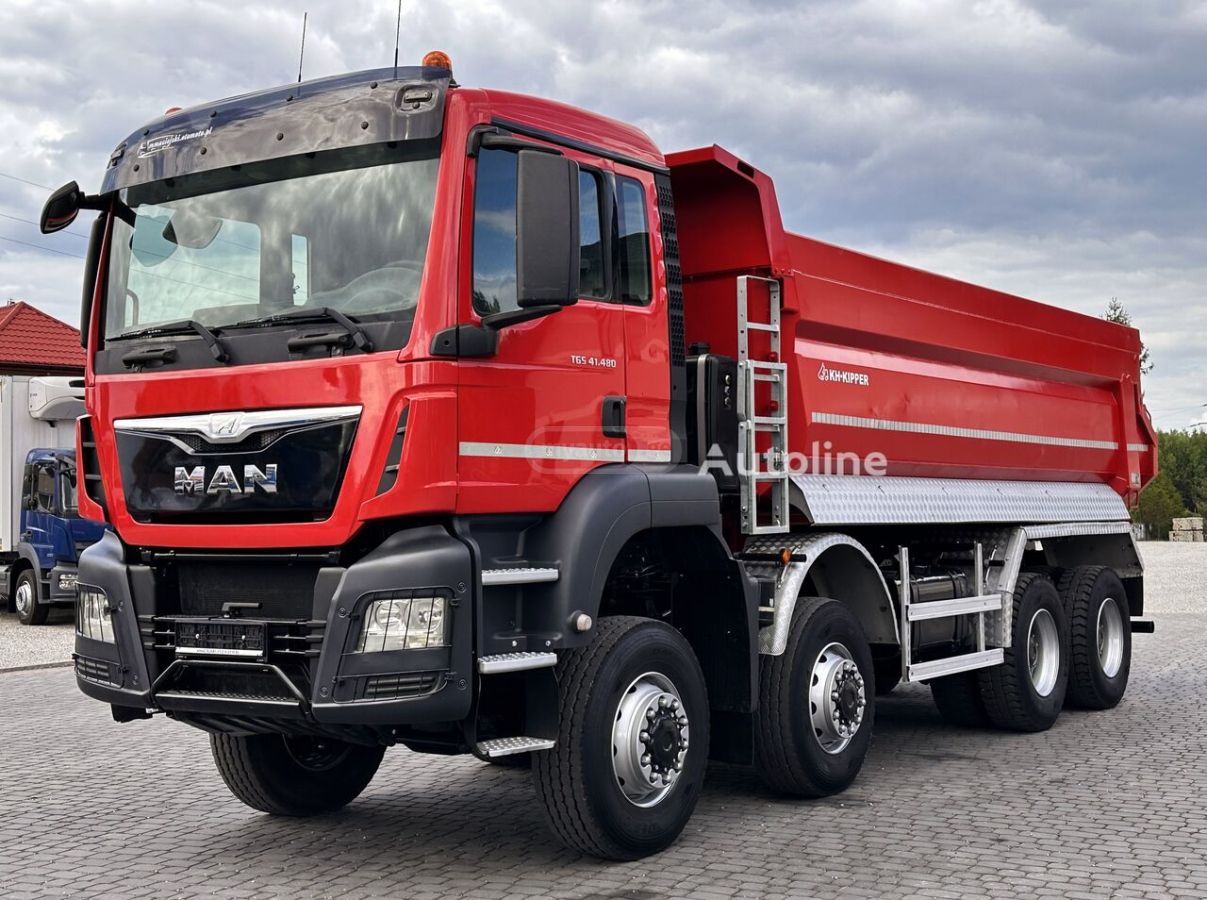 Isuzu TGS 2017 — photo 2