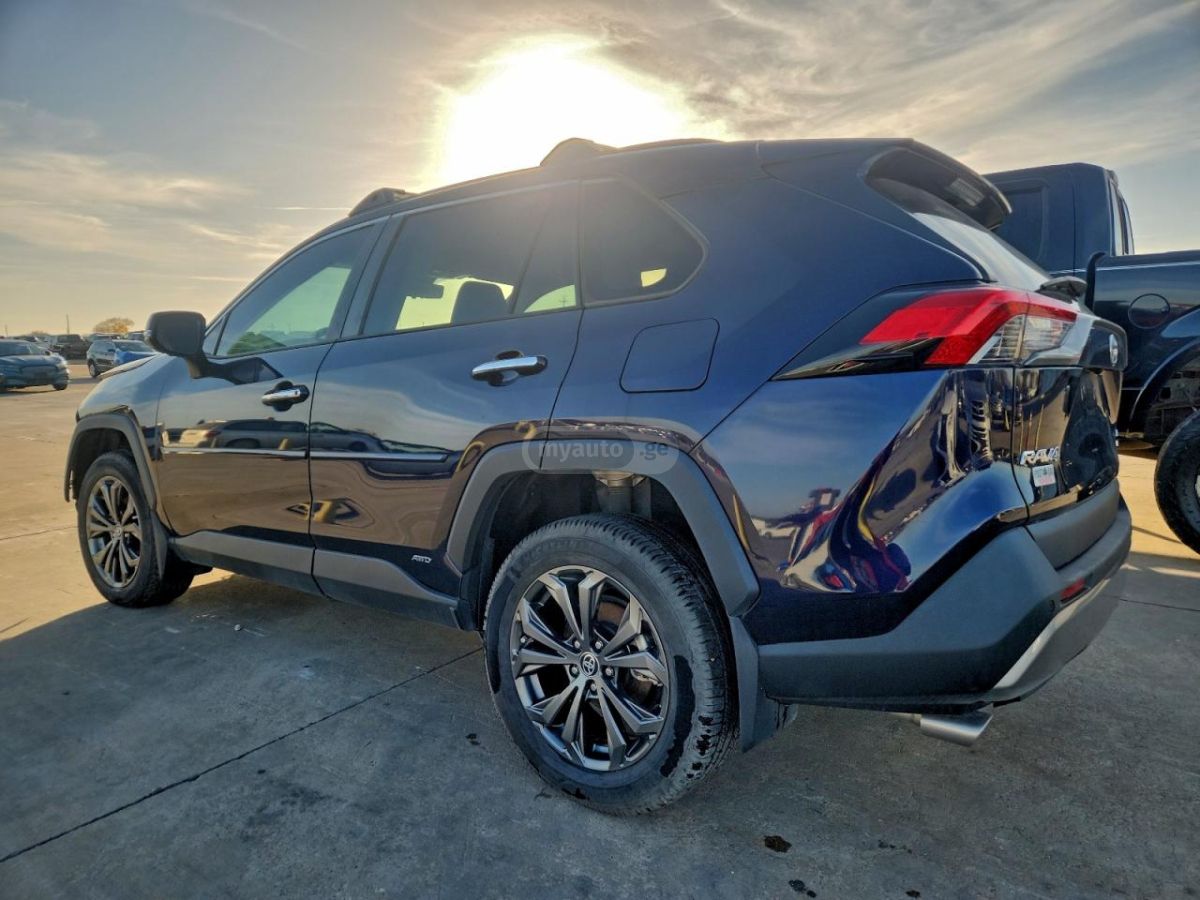 Toyota RAV4 2023 — photo 2