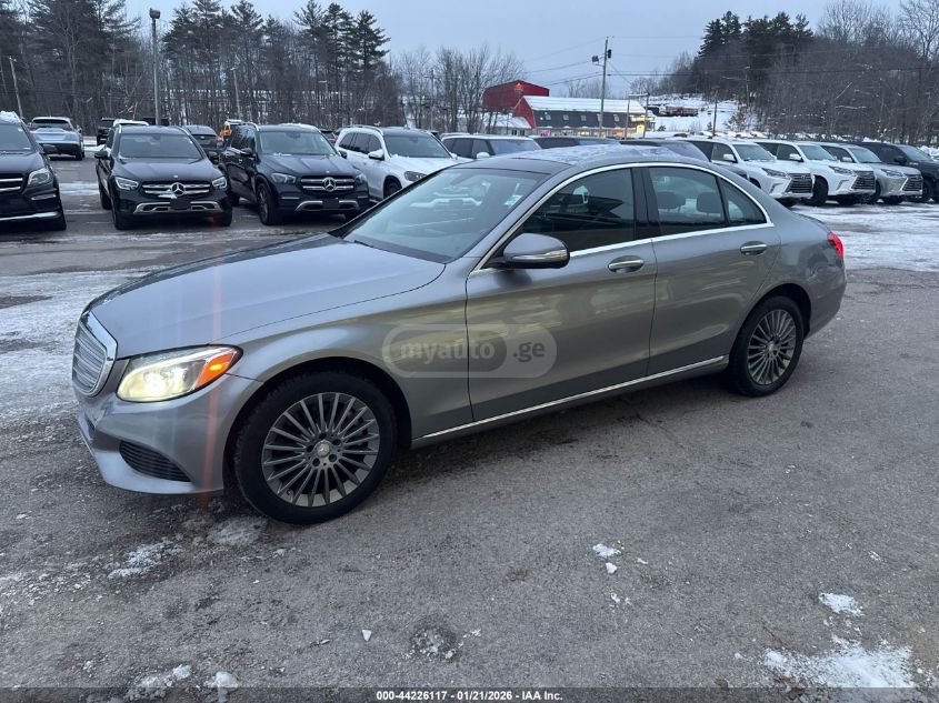 Mercedes-Benz C 300 2015 — photo 2