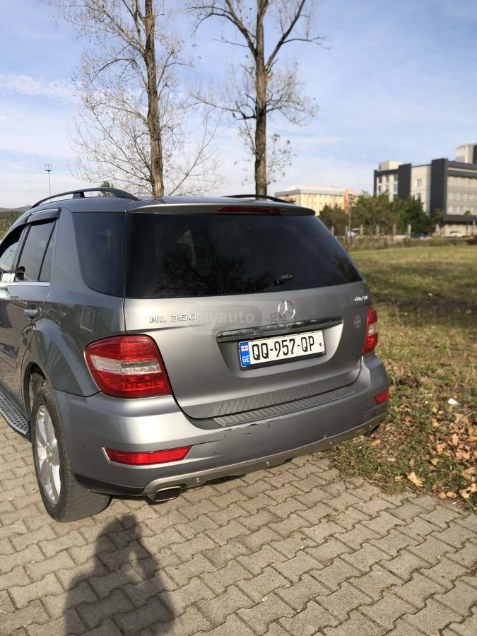 Mercedes-Benz ML 350 2011 — photo 2