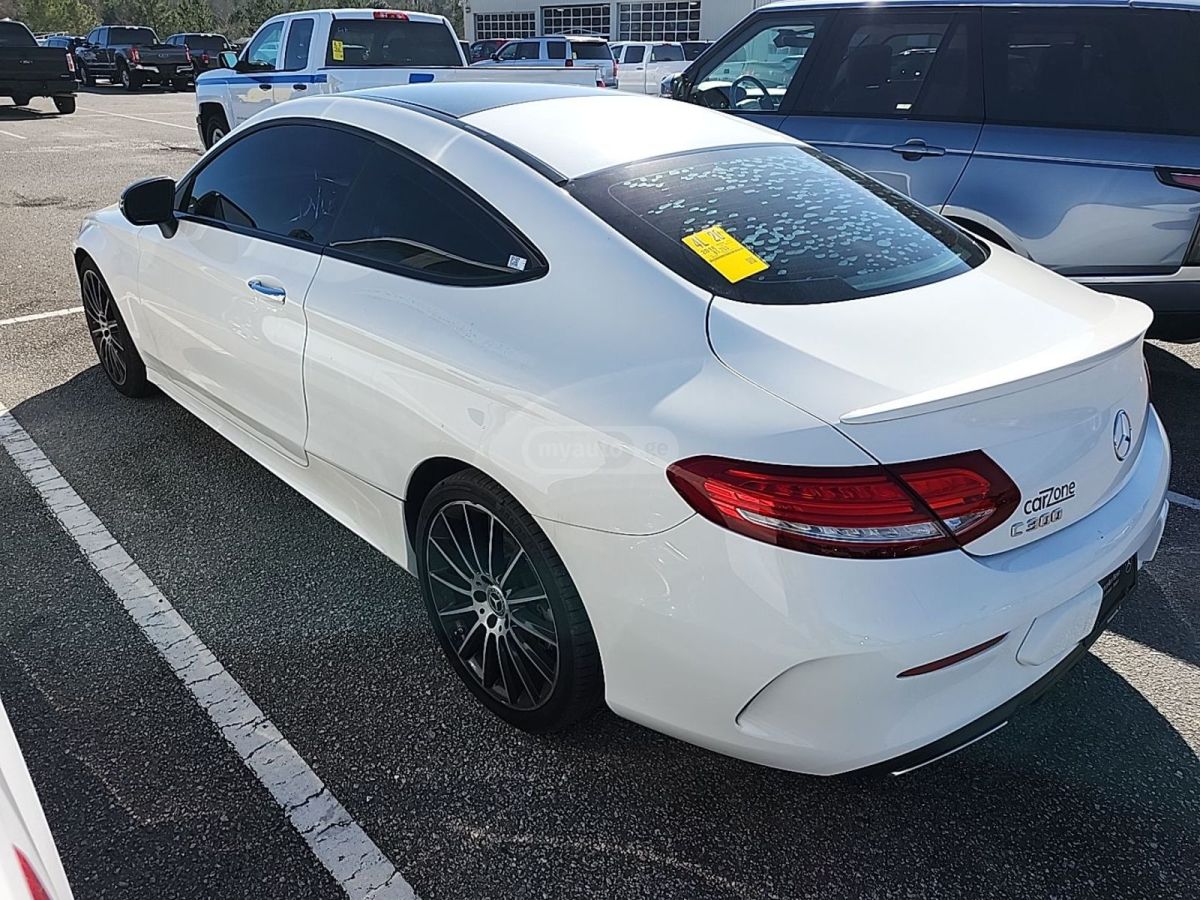 Mercedes-Benz C 300 2018 — photo 2