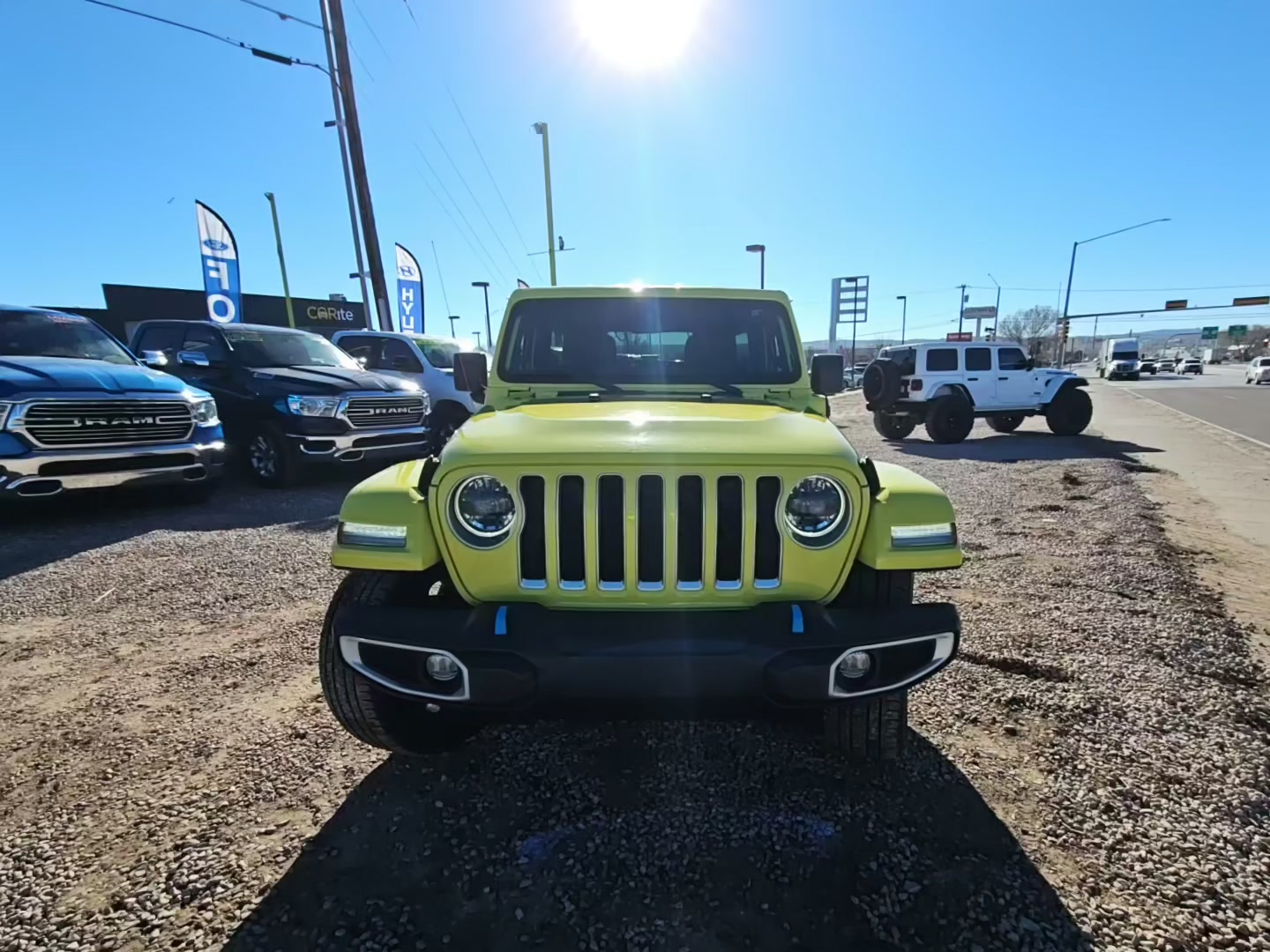 Jeep Wrangler 2023 — photo 2