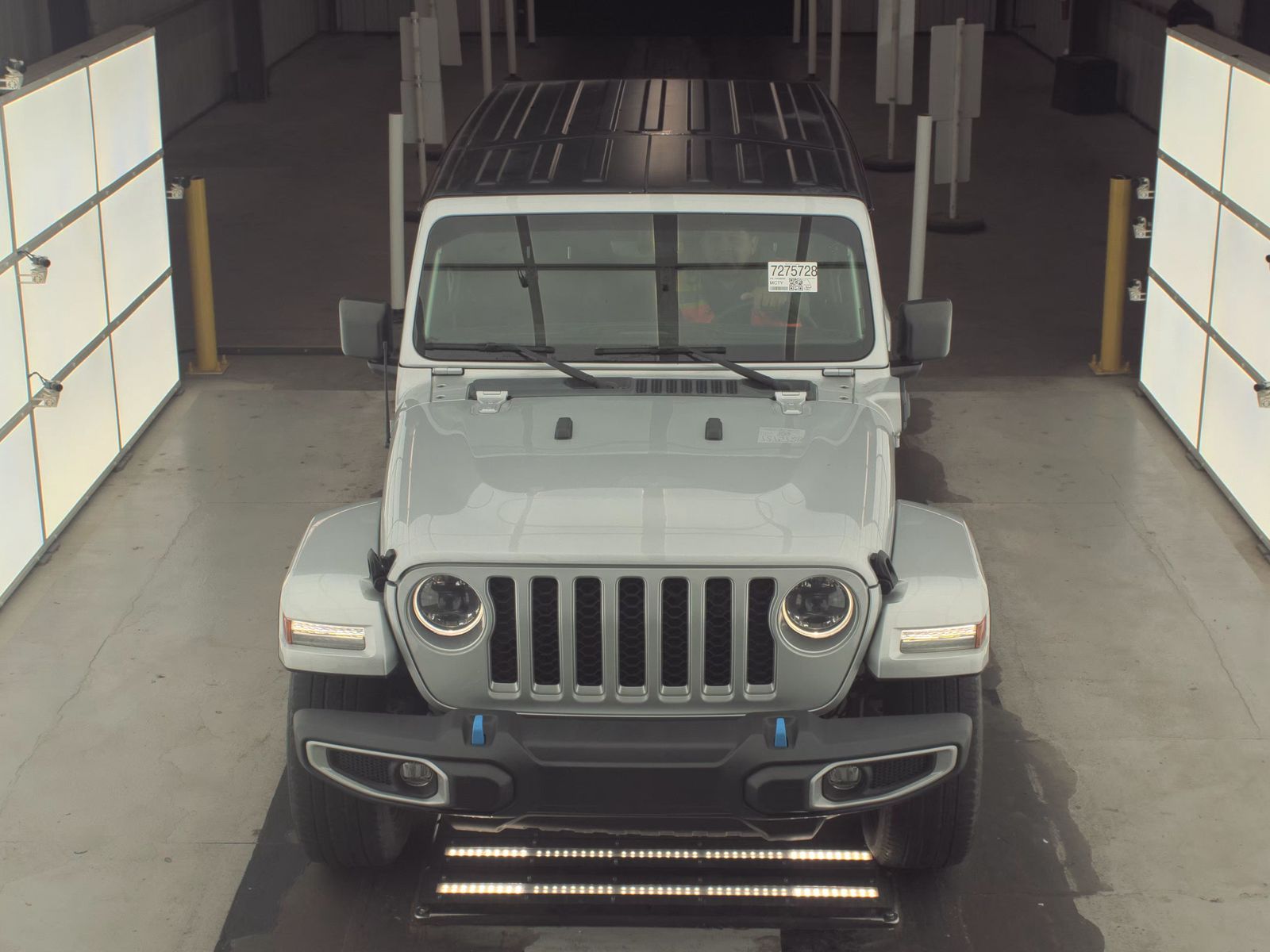 Jeep Wrangler 2023 — photo 2
