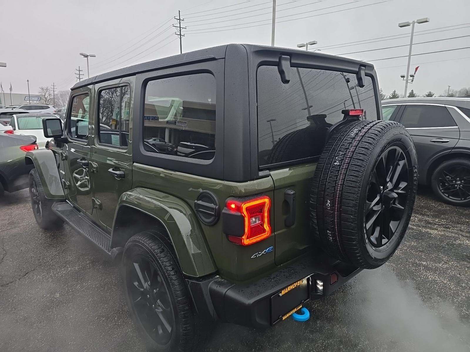 Jeep Wrangler 2023 — photo 2