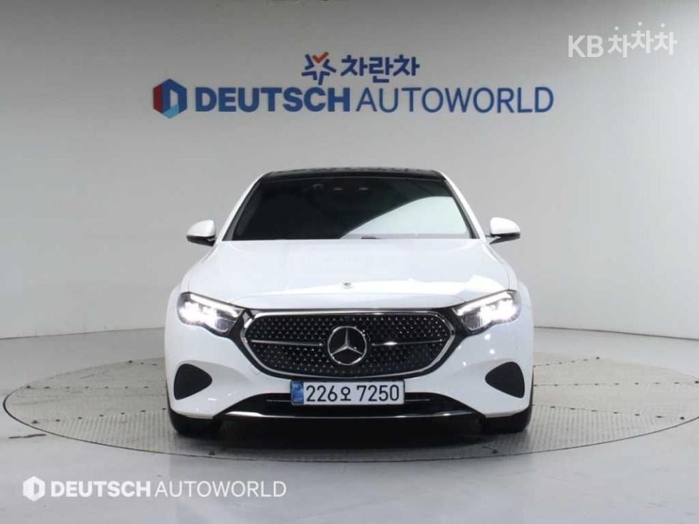 Mercedes-Benz E 200 2024 — photo 2