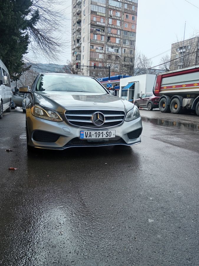 Mercedes-Benz E 350 2013 — photo 2