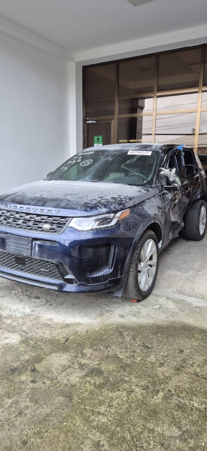 Land Rover Discovery Sport 2023 — photo 2