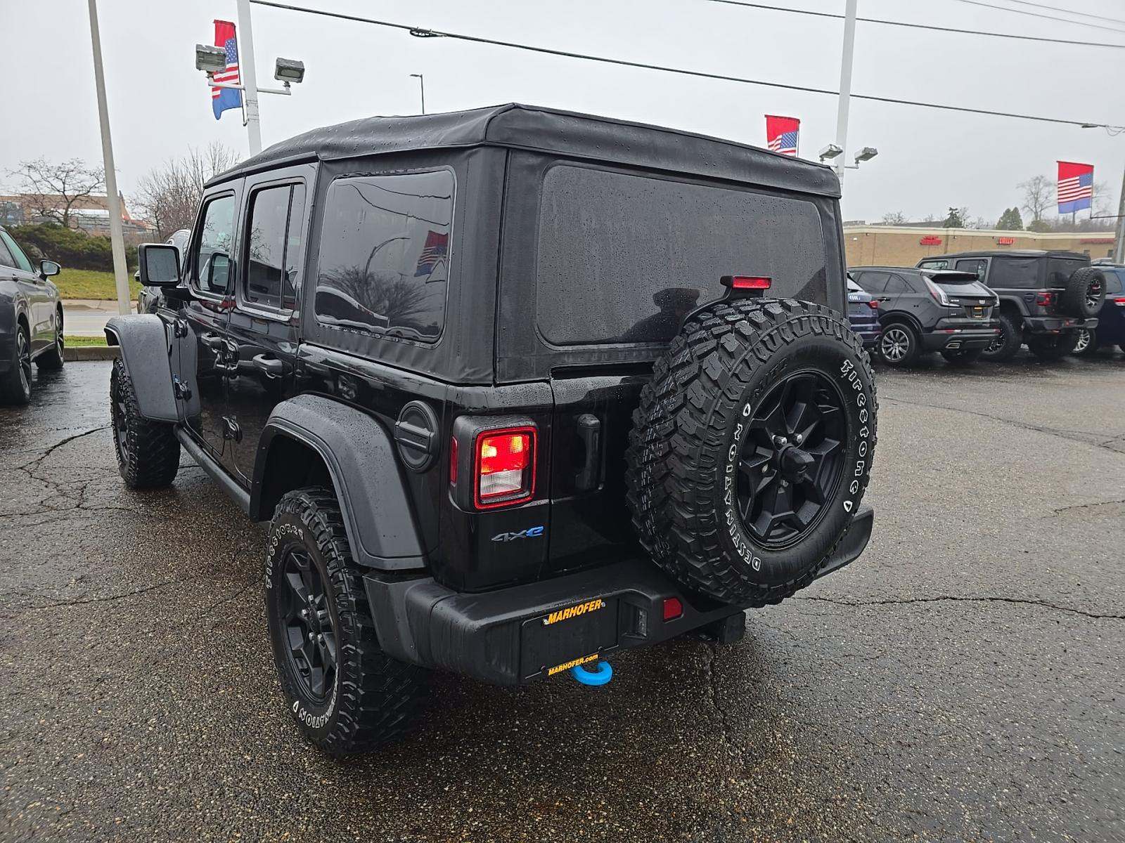 Jeep Wrangler 2023 — photo 2