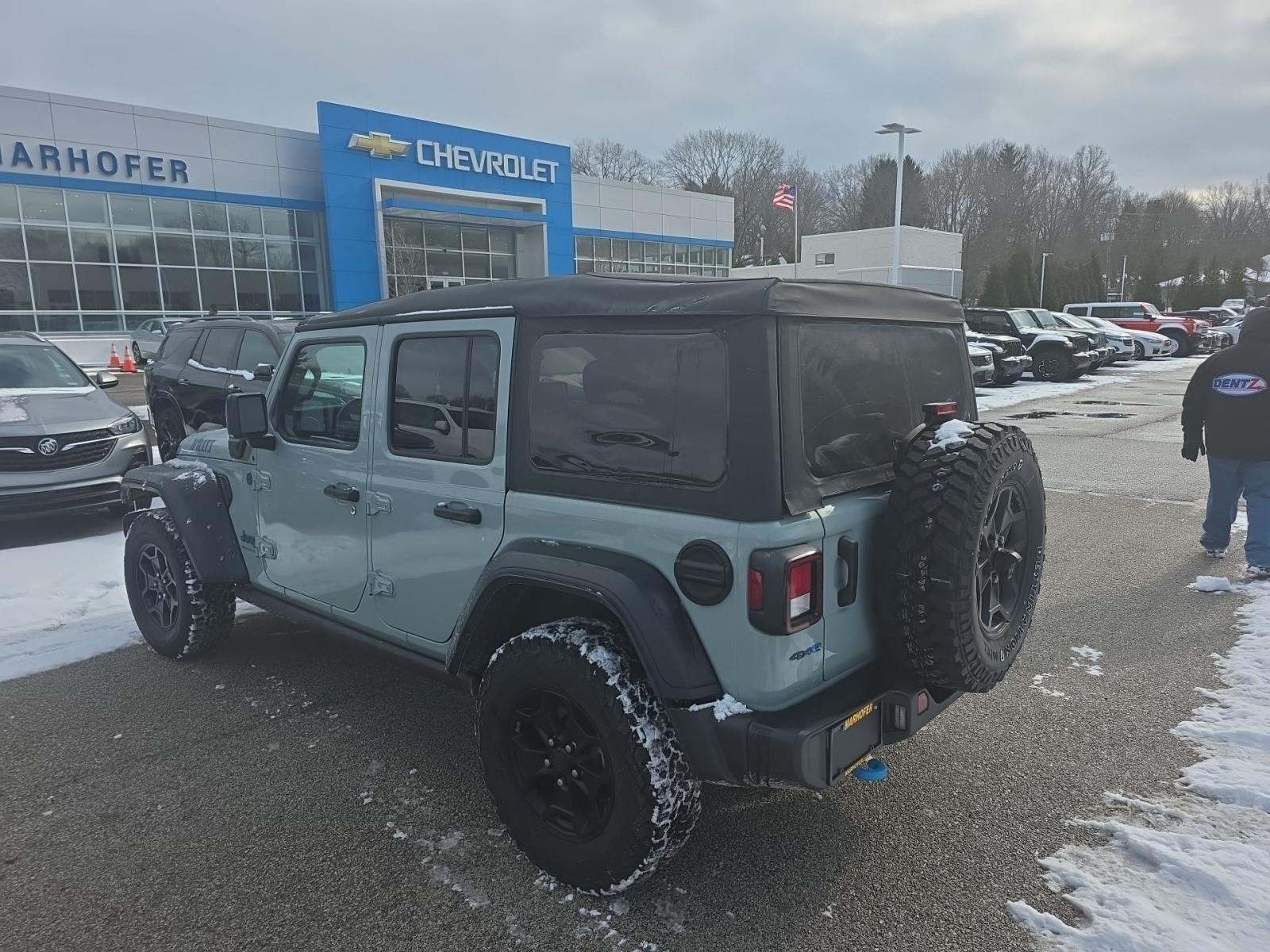 Jeep Wrangler 2023 — photo 2