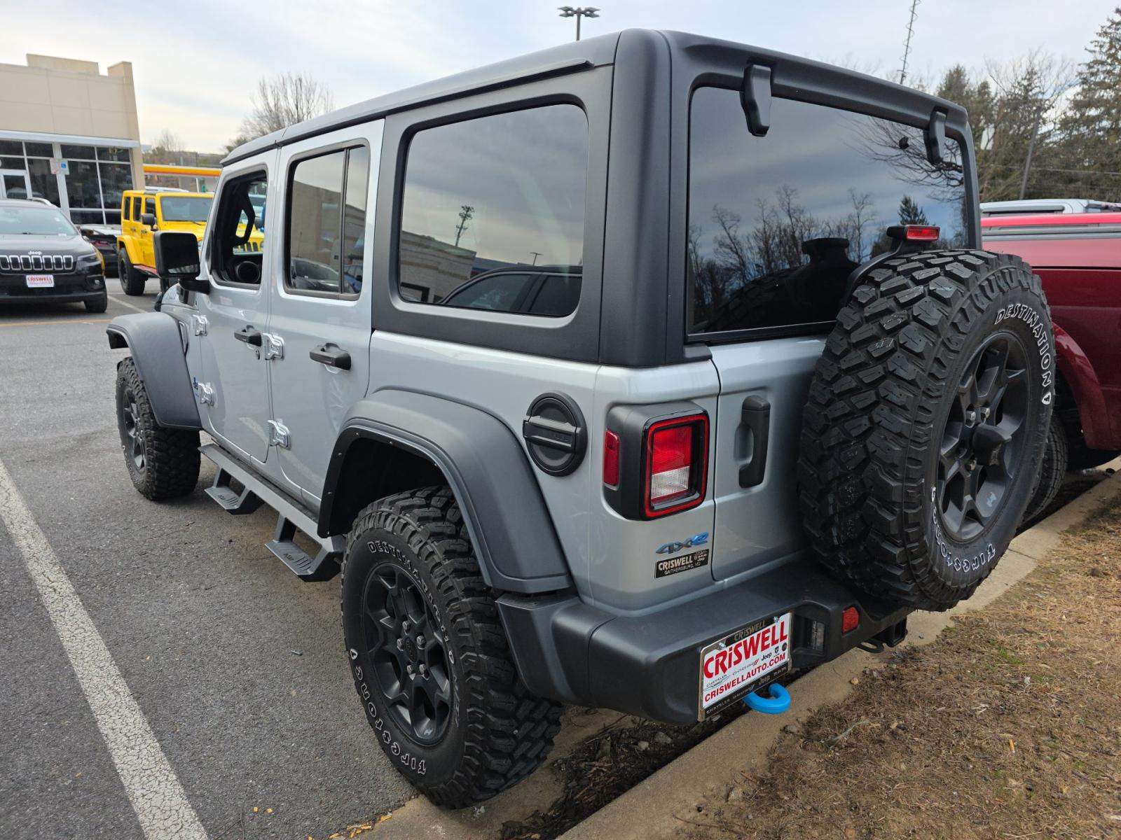 Jeep Wrangler 2023 — photo 2