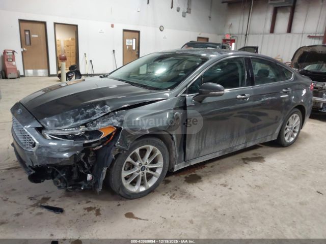 Ford Fusion 2019 — photo 2