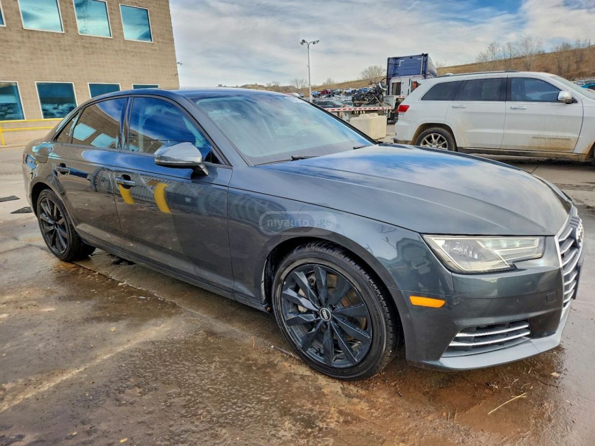 Audi A4 2017 — photo 2