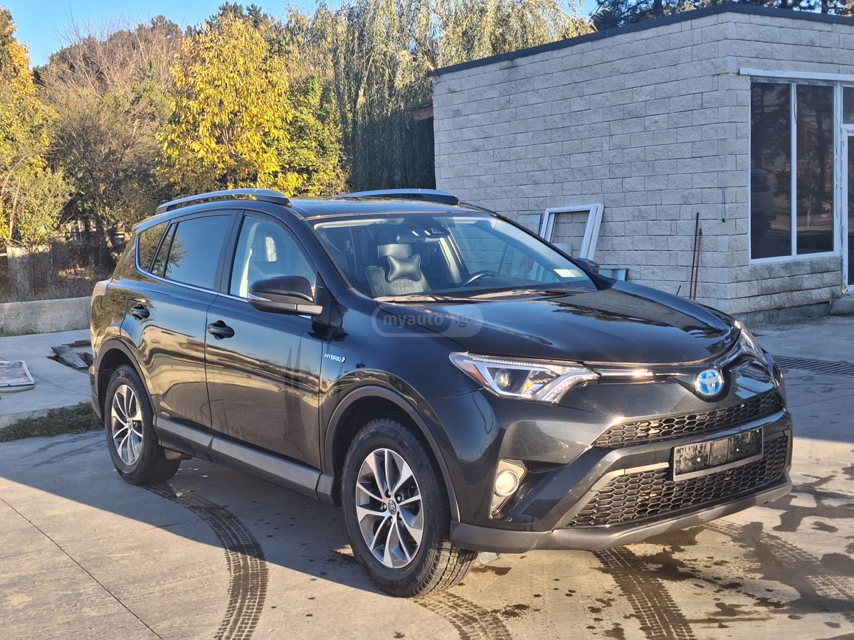 Toyota RAV4 2017 — photo 2