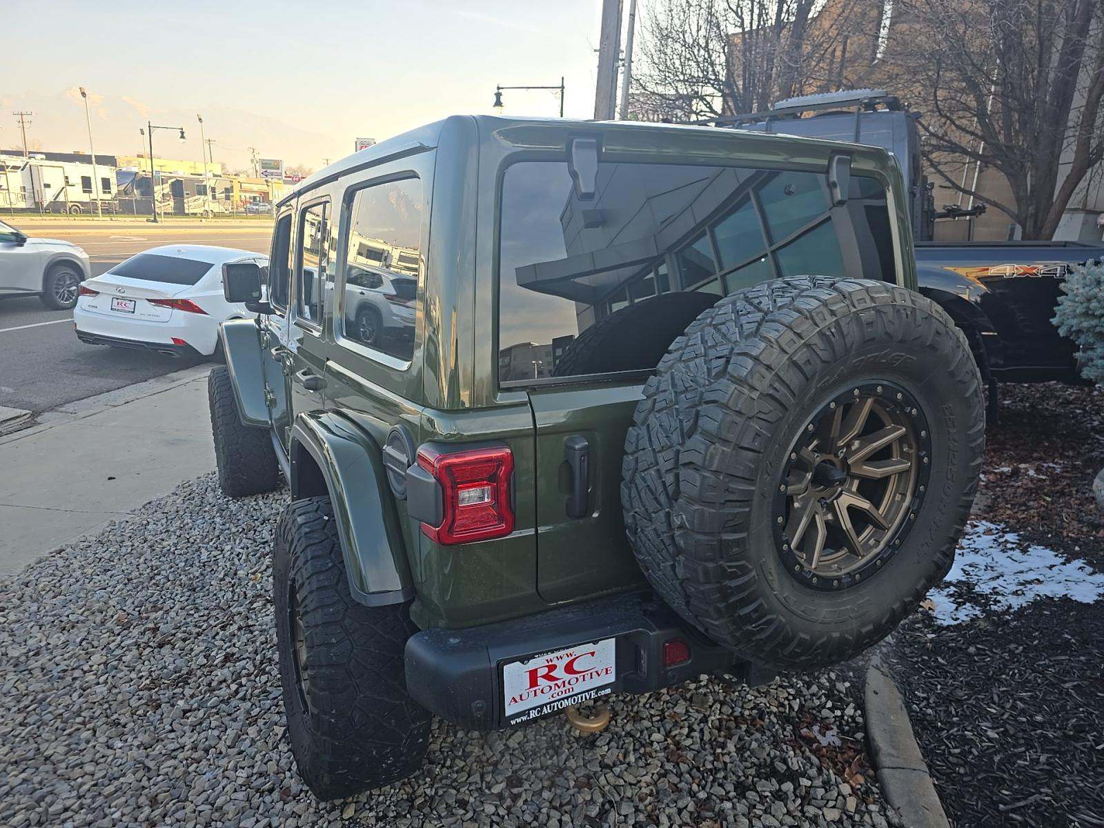 Jeep Wrangler 2023 — photo 2