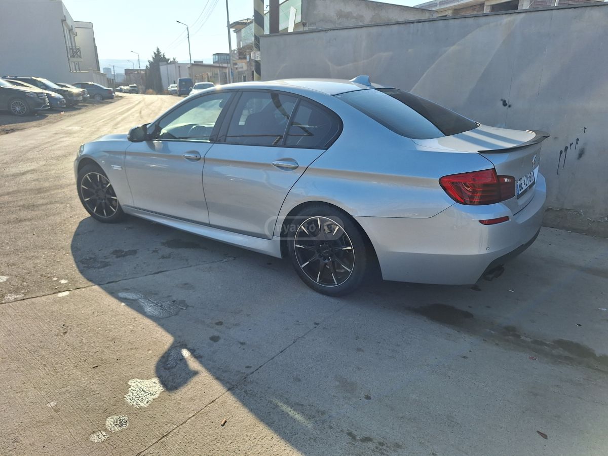 BMW 528 2015 — photo 2
