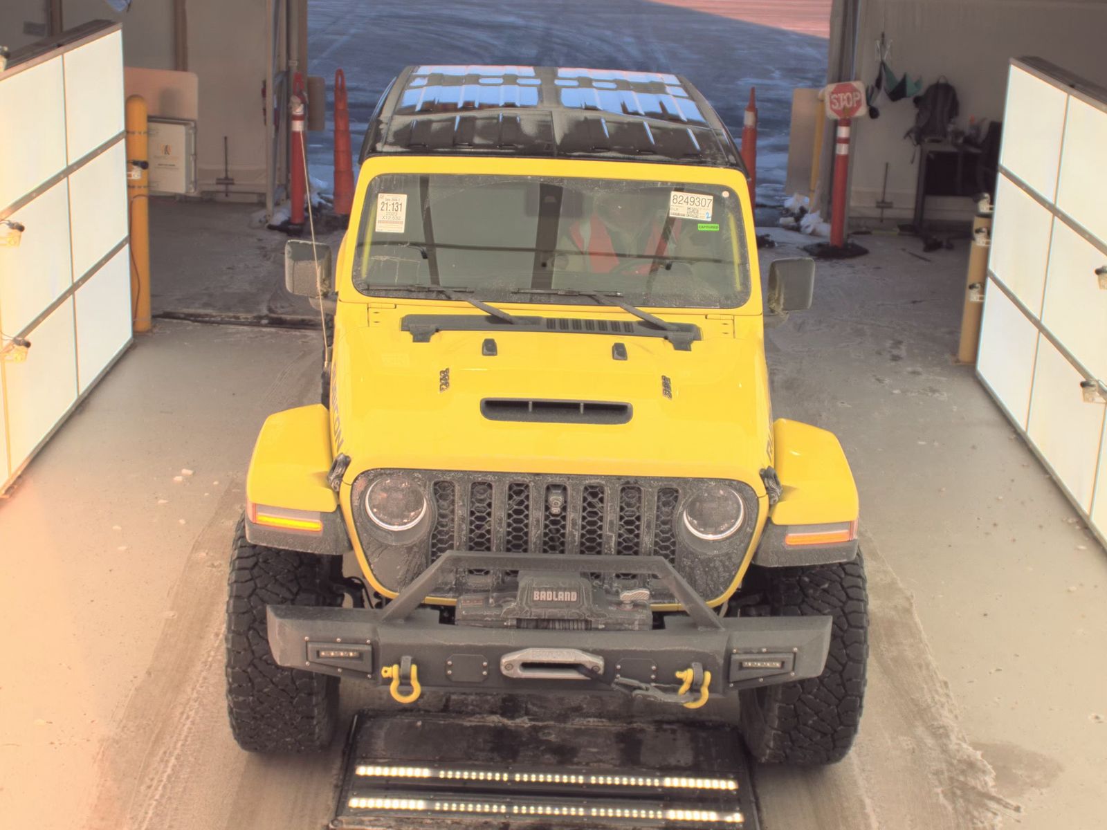 Jeep Wrangler 2023 — photo 2