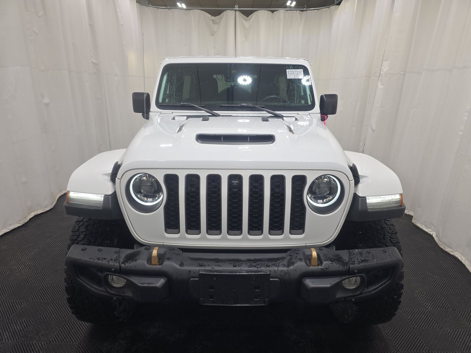 Jeep Wrangler 2023 — photo 2