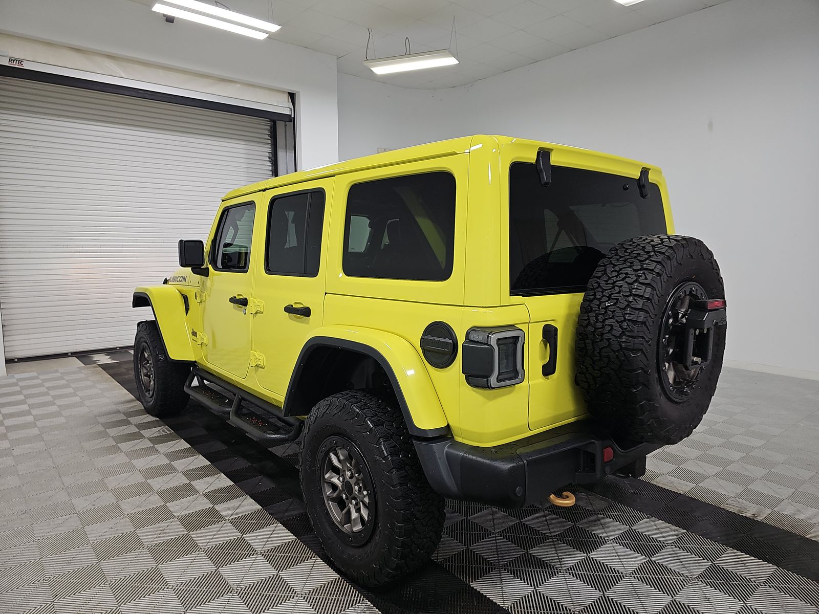 Jeep Wrangler 2023 — photo 2