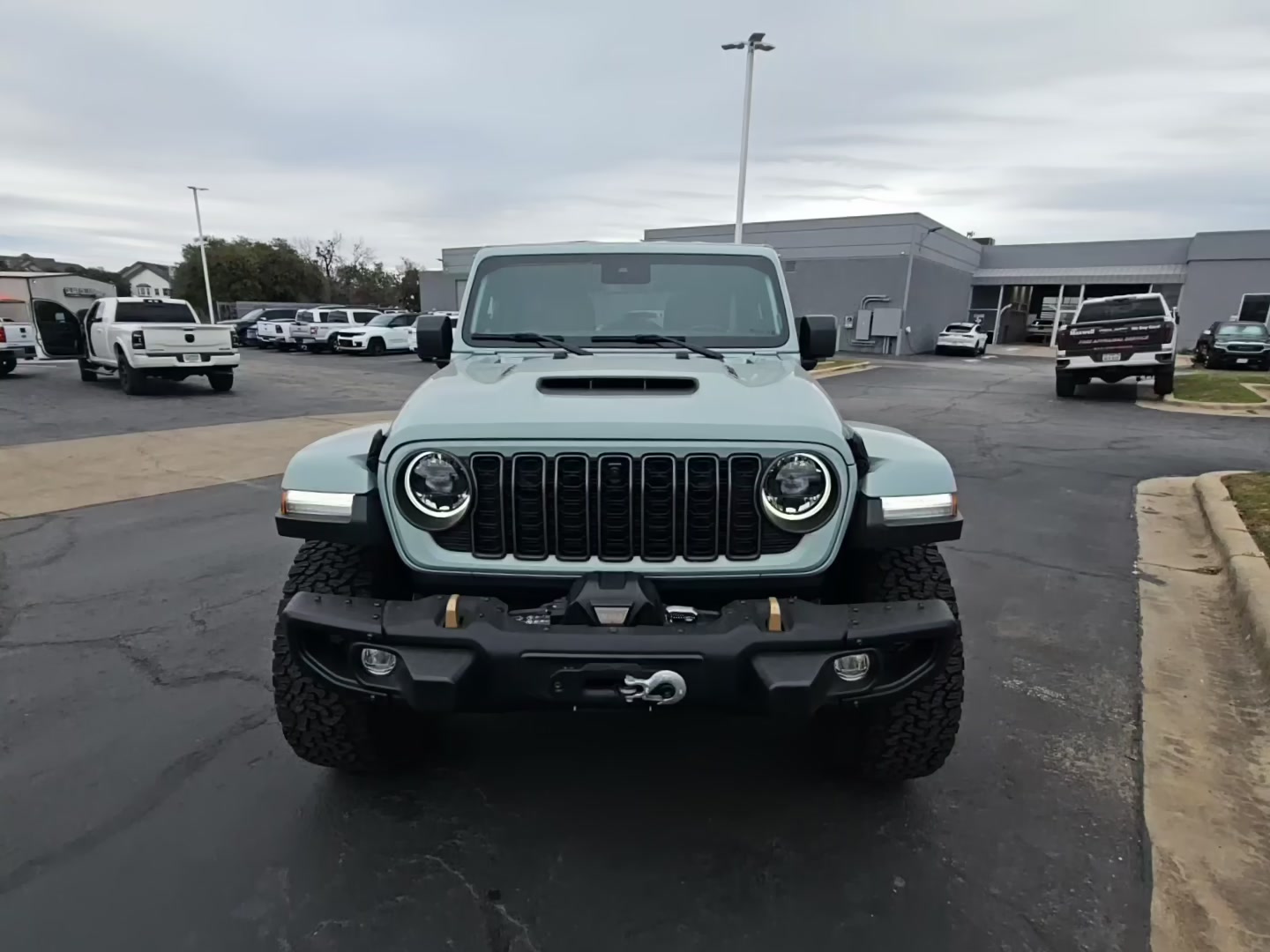 Jeep Wrangler 2024 — photo 2
