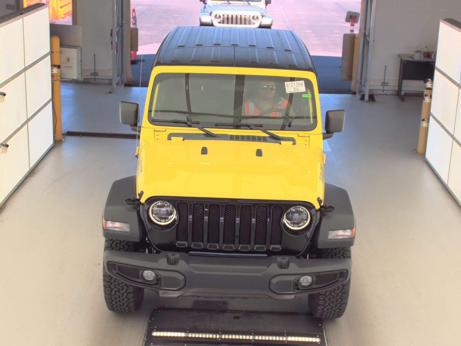 Jeep Wrangler 2023 — photo 2