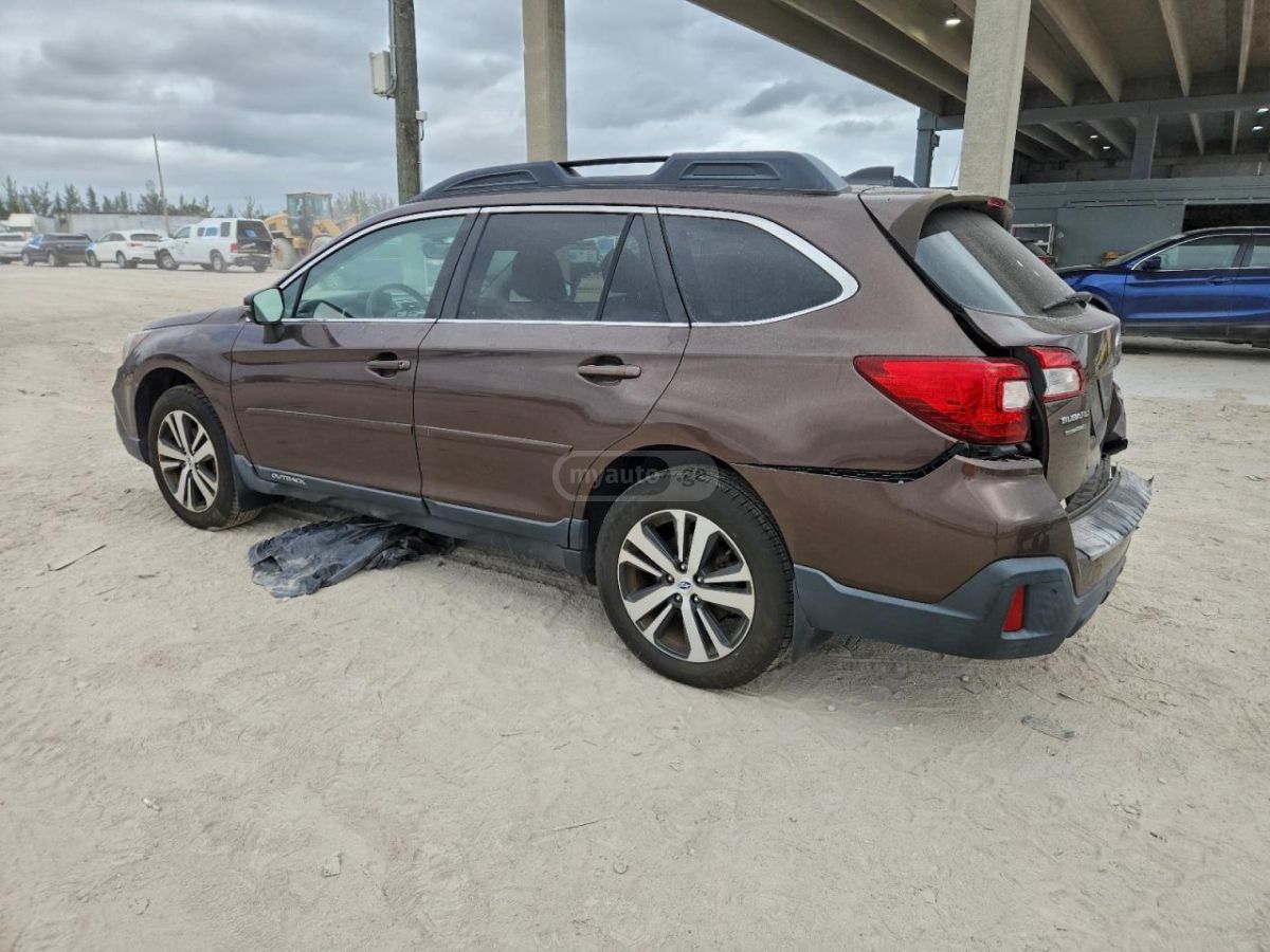 Subaru Outback 2019 — photo 2