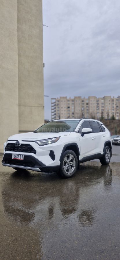 Toyota RAV4 2023 — photo 2