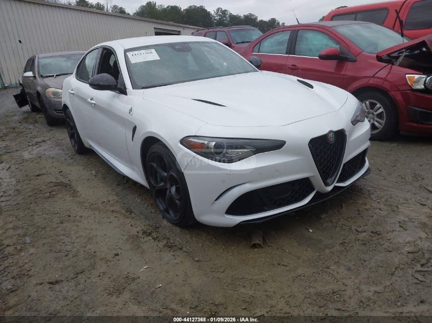 Alfa Romeo Giulia 2018 — photo 2