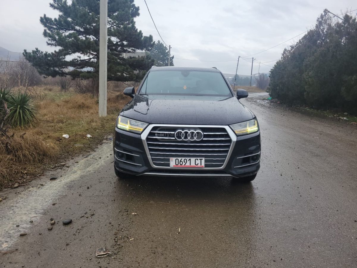 Audi Q7 2018 — photo 2