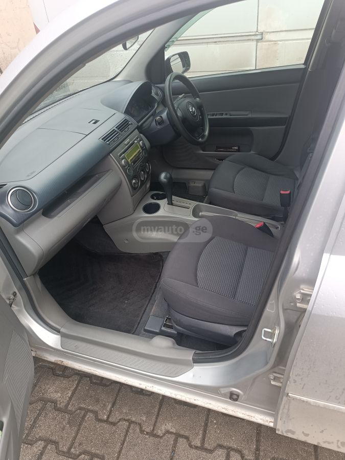 Mazda Demio 2004 — photo 2