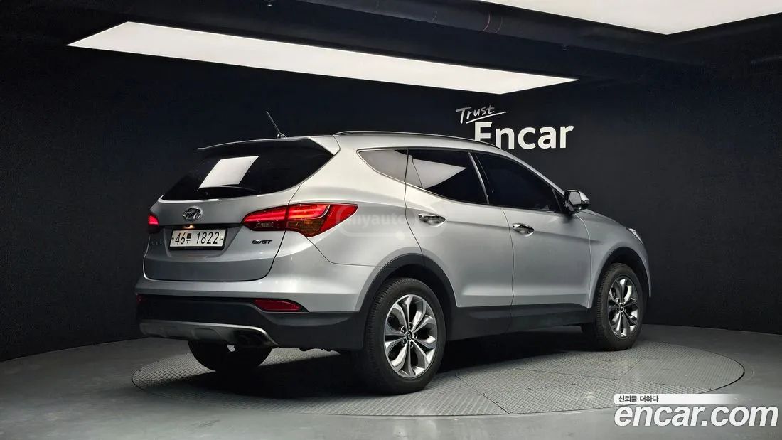 Hyundai Santa Fe 2015 — photo 2