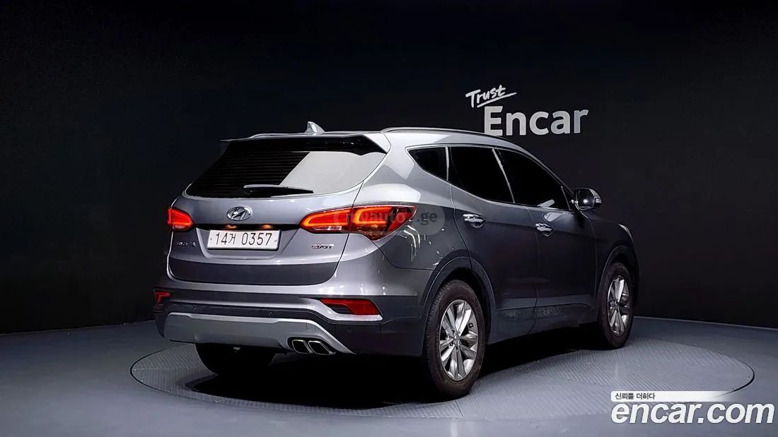 Hyundai Santa Fe 2016 — photo 2
