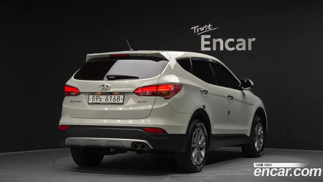 Hyundai Santa Fe 2015 — photo 2
