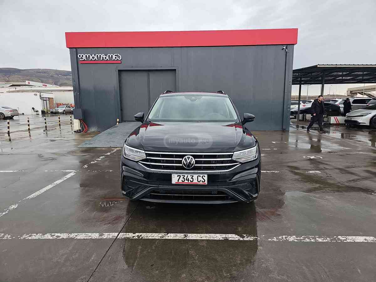 Volkswagen Tiguan 2022 — photo 2
