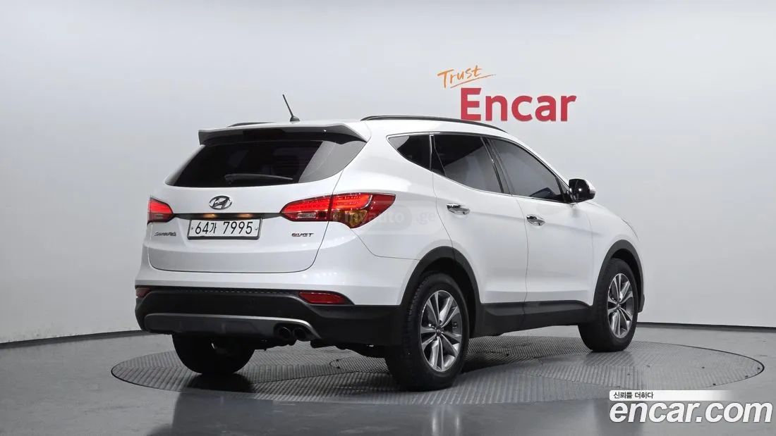 Hyundai Santa Fe 2015 — photo 2
