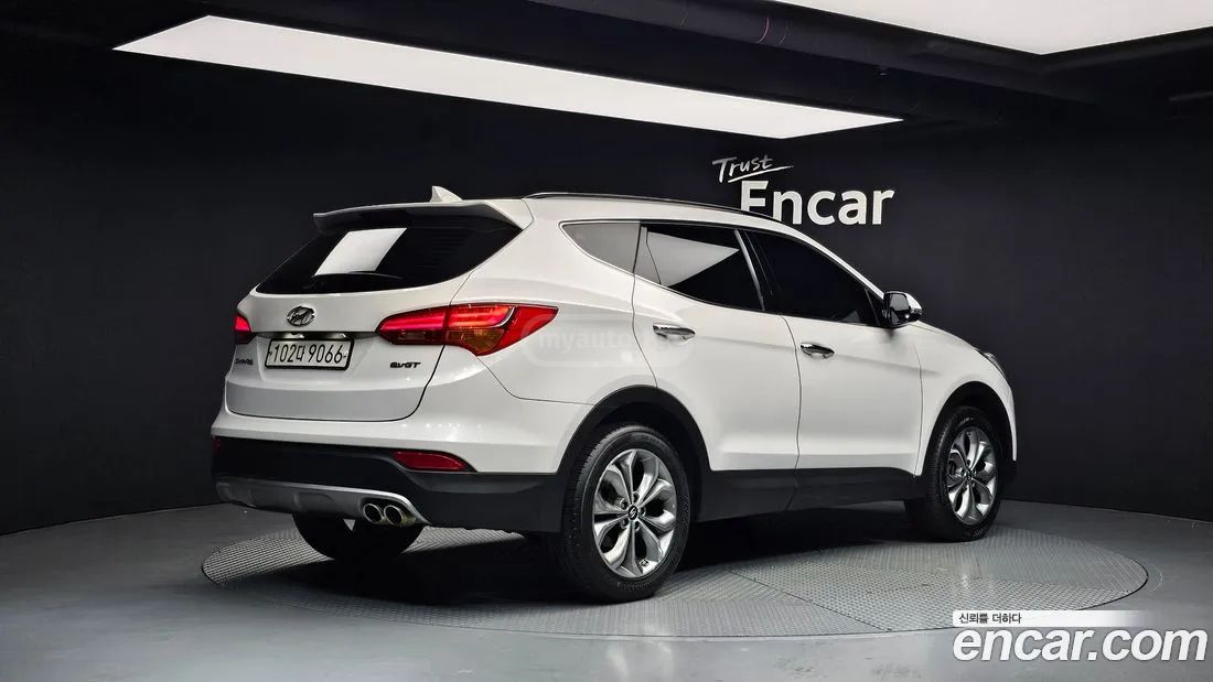 Hyundai Santa Fe 2015 — photo 2