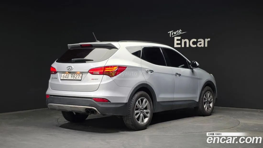 Hyundai Santa Fe 2015 — photo 2