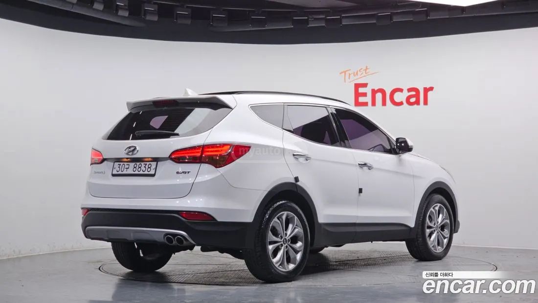 Hyundai Santa Fe 2015 — photo 2