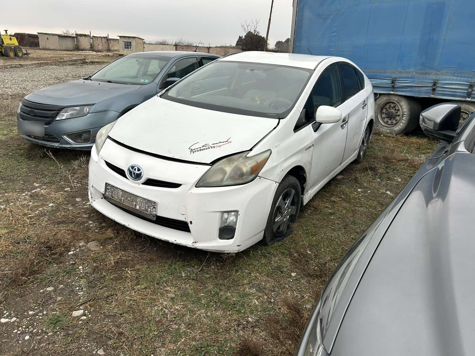 Toyota Prius 2011 — photo 2