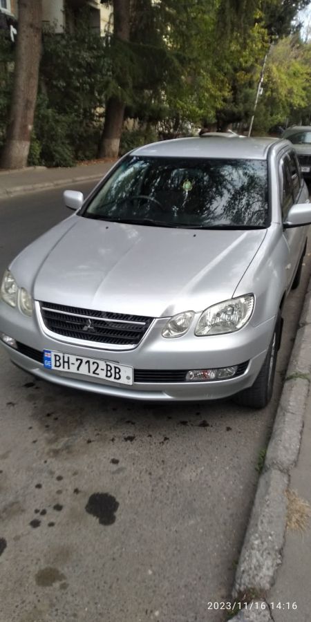 Mitsubishi Airtrek 2001 — photo 2