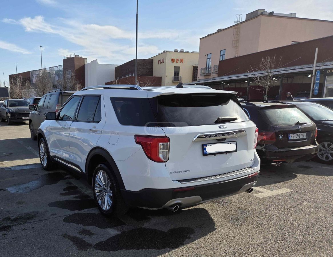Ford Explorer 2021 — photo 2