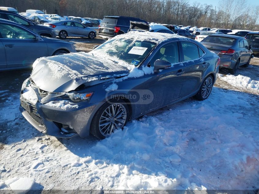Lexus IS 300 2016 — photo 2