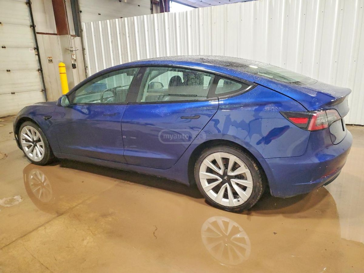 Tesla Model 3 2023 — photo 2