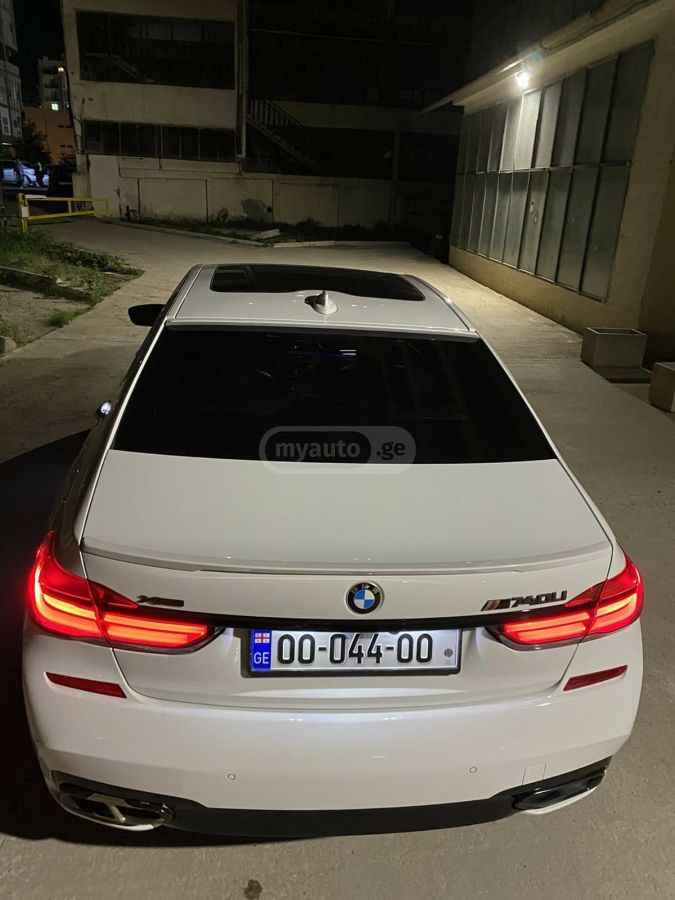 BMW 740 2016 — photo 2
