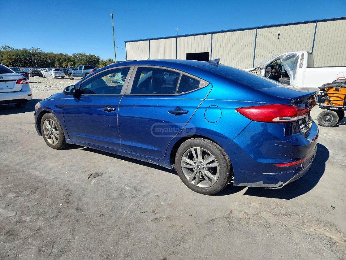 Hyundai Elantra 2017 — photo 2