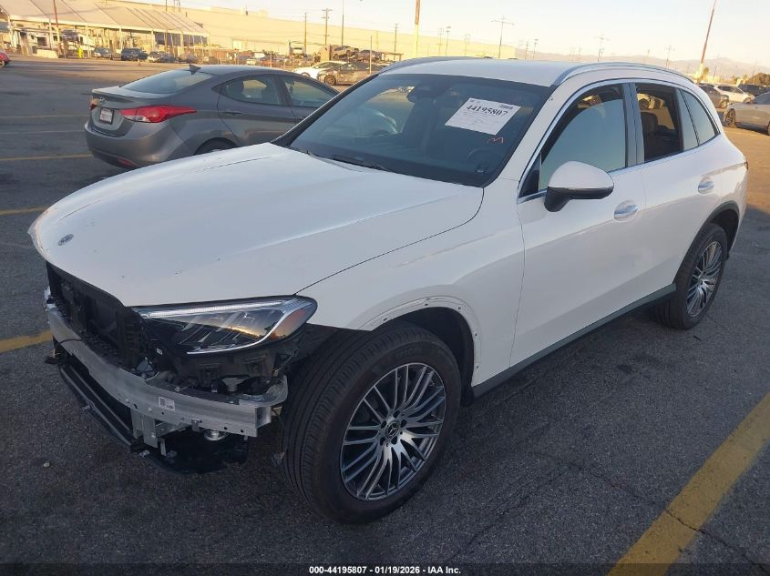 Mercedes-Benz C 300 2023 — photo 2