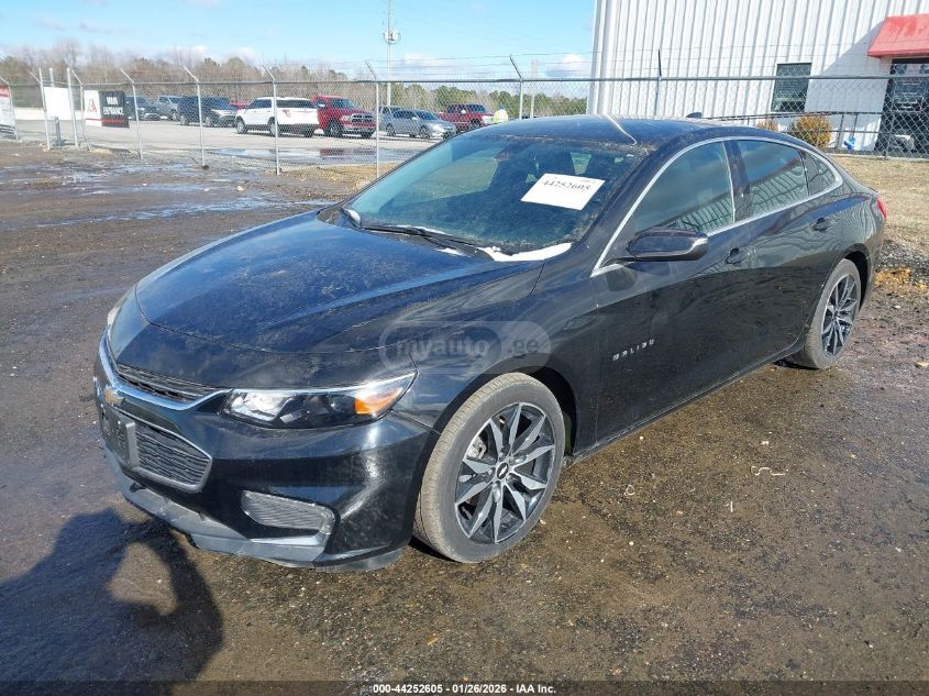 Chevrolet Malibu 2017 — photo 2