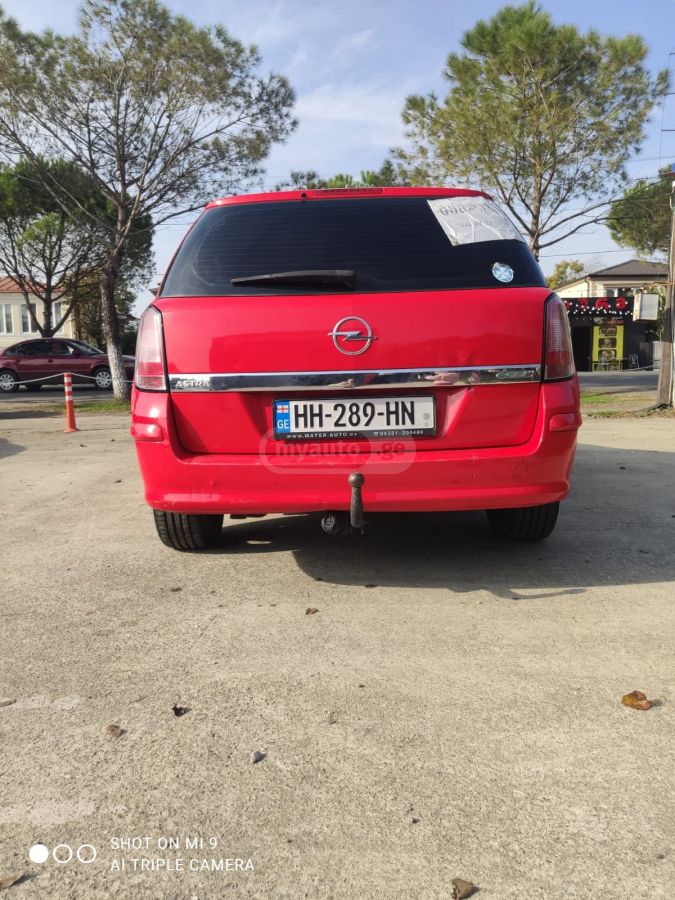Opel Astra 2009 — photo 2