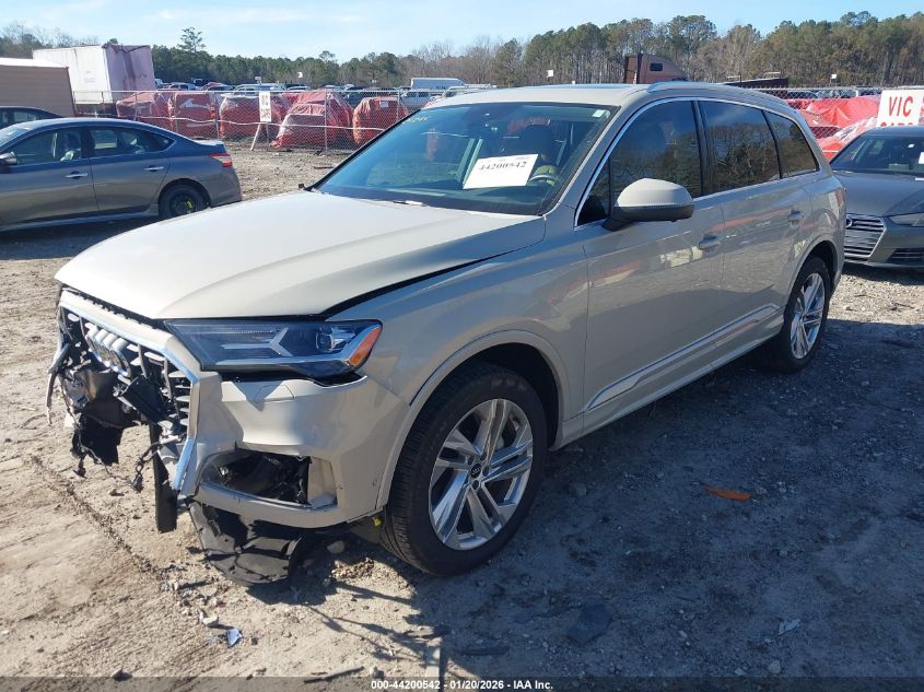 Audi Q7 2021 — photo 2